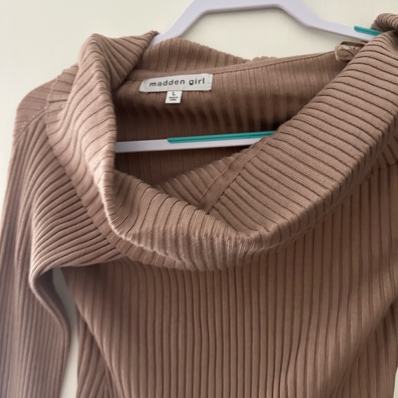 Off the shoulder dress - Picture 2 of 2